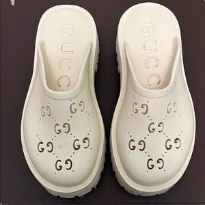 Gucci Cream Perforated Slip-On Shoes 38 made in Italy